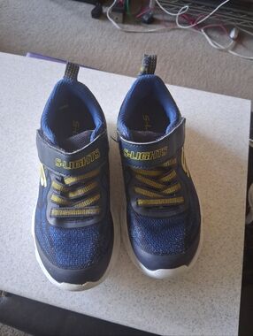 Kids Navy and Yellow Light-Up Sneakers Size 11